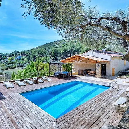 Calme Et Collines Holiday home *
